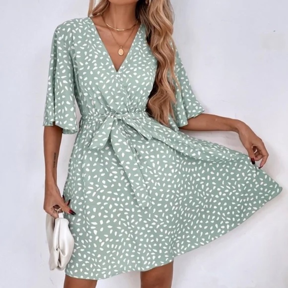 Boho Mint Green Leopard Print Butterfly Sleeve Mini Dress - Picture 2 of 5